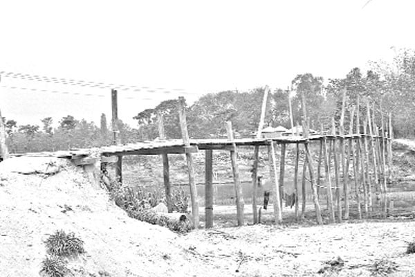 চলাচলে ভোগান্তিতে ১৫ গ্রামের মানুষ