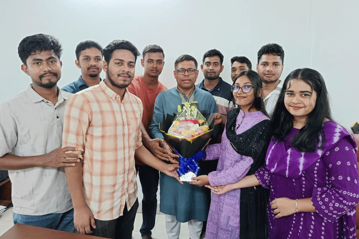 জাবির প্রধান উপদেষ্টার প্রো-ভিসি নিয়োগে বসুন্ধরা শুভসংঘের ফুলেল শুভেচ্ছা
