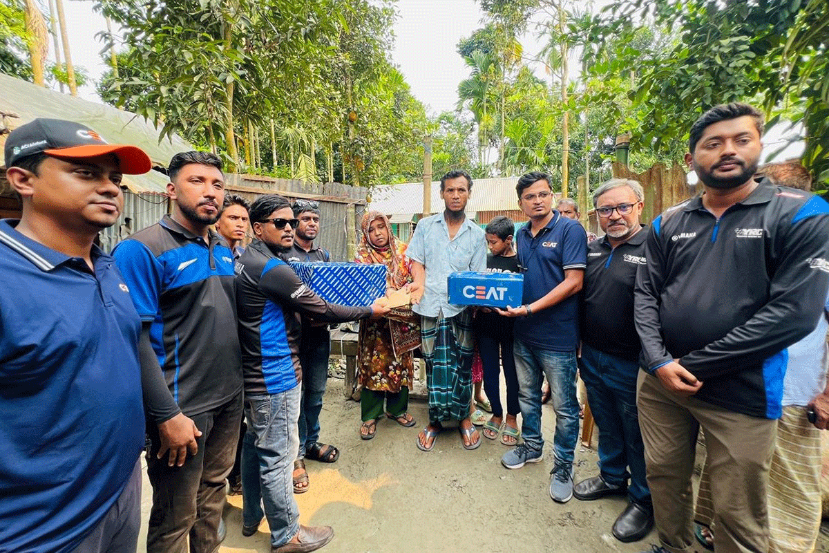 যাত্রীদের জন্য প্রাণ দেওয়া দুলালের পরিবারে পাশে বাংলাদেশ ও ইয়ামাহা রাইডারস ক্লাব