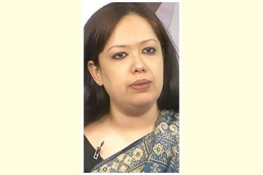 গ্রামে ১০-১২ ঘণ্টা বিদ্যুৎ থাকে না
