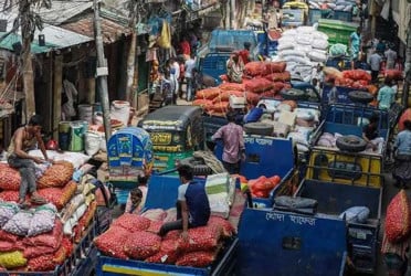 বৈশ্বিক সংকটের ধাক্কা খাতুনগঞ্জে