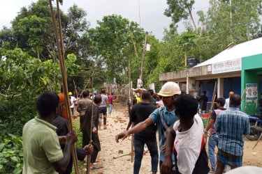চেয়ারম্যানের চেয়ার নিয়ে বিরোধ, সংঘর্ষে আহত অর্ধশতাধিক