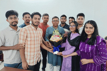 জাবির প্রধান উপদেষ্টার প্রো-ভিসি নিয়োগে বসুন্ধরা শুভসংঘের ফুলেল শুভেচ্ছা