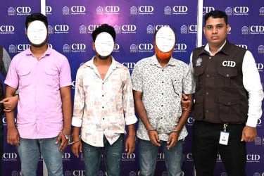 অনলাইন জুয়া-অর্থপাচার চক্রের তিন সদস্য গ্রেপ্তার