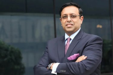 স্ট্যান্ডার্ড চার্টার্ড বাংলাদেশের সিইও নাসের এজাজের পদত্যাগ
