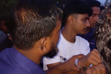 নোয়াখালীর বেগমগঞ্জে ৩টি বিদেশি পিস্তলসহ যুবক আটক
