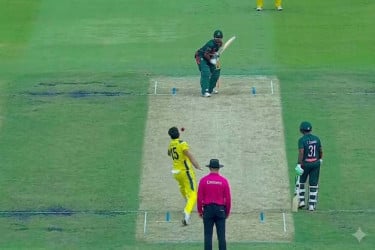 ব্যাটিংয়ে নেমে শুরুতে উইকেট হারাল বাংলাদেশ