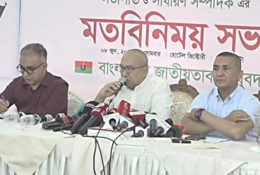 উচ্ছৃঙ্খল কথাবার্তা বলে রাজনীতিতে স্থায়ী হওয়া যায় না : মোনায়েম মুন্না