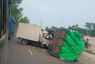 গোপালগঞ্জে ট্রাক-পিকআপ সংঘর্ষে হেলপারের মৃত্যু