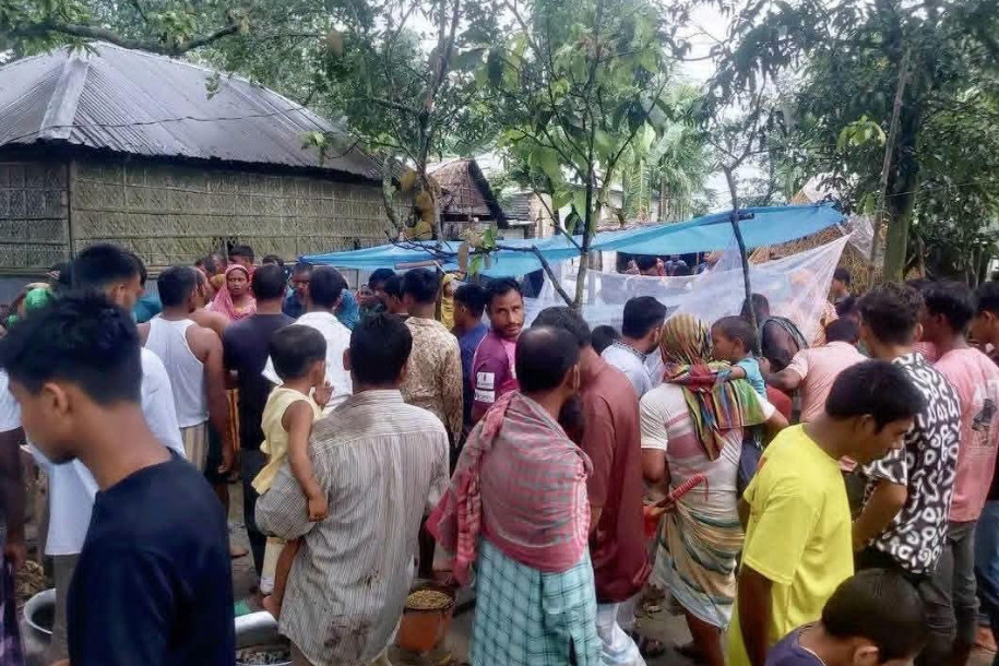 সেচ পাম্প বসাতে গিয়ে বিদ্যুৎস্পৃষ্টে নিহত ২