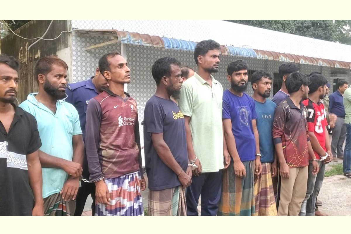 কুমিল্লায় হাইওয়ে পুলিশের গাড়ি ভাংচুরের ঘটনায় গ্রেপ্তার ১৯