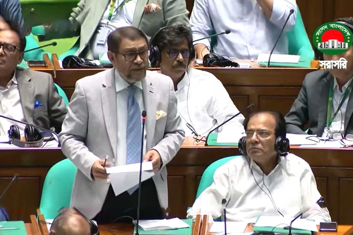 ট্যানারি বর্জ্য থেকে তৈরি ফিডে ক্যান্সারের ঝুঁকি: সংসদে স্বাস্থ্যমন্ত্রী