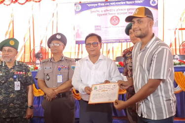 জয়পুরহাটে তরুণদের দক্ষ মানবসম্পদে রূপান্তরে বিজিবির ব্যতিক্রমী উদ্যোগ