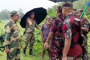 বকশীগঞ্জ সীমান্তে পুশইনকে কেন্দ্র করে উত্তেজনা, অবস্থানে বিজিবি ও স্থানীয়রা