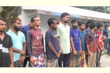 কুমিল্লায় হাইওয়ে পুলিশের গাড়ি ভাংচুরের ঘটনায় গ্রেপ্তার ১৯