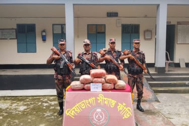 কুড়িগ্রাম সীমান্তে টহল জোরদার, চোরাচালানি পণ্য জব্দ