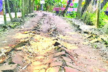 দুই যুগেও সংস্কার নেই, দুর্ভোগে মানুষ