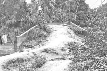 সংযোগ সড়ক হয়নি ৩০ বছরেও