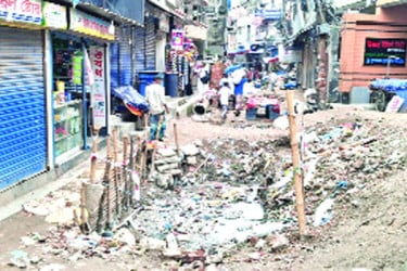 চরম ভোগান্তিতে এলাকাবাসী