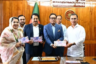 বিশ্বকাপ উপলক্ষ্যে ১০ টাকা মূল্যমানের স্মারক ডাকটিকিট উন্মোচন