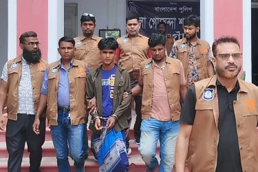 নওগাঁয় ‘সিরিয়াল কিলার’ গোলাম মোরশেদ গ্রেপ্তার