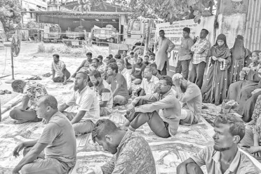 কারখানা বন্ধ, দুই দাবিতে বিক্ষোভ অবস্থান কর্মসূচি