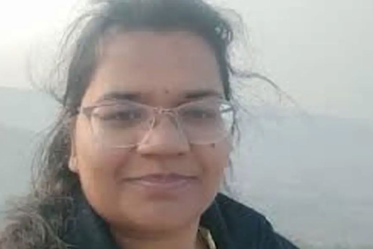 মেয়েকে নিয়ে ছয়তলা থেকে লাফ: মায়ের মৃত্যু, অলৌকিকভাবে বেঁচে গেল শিশু