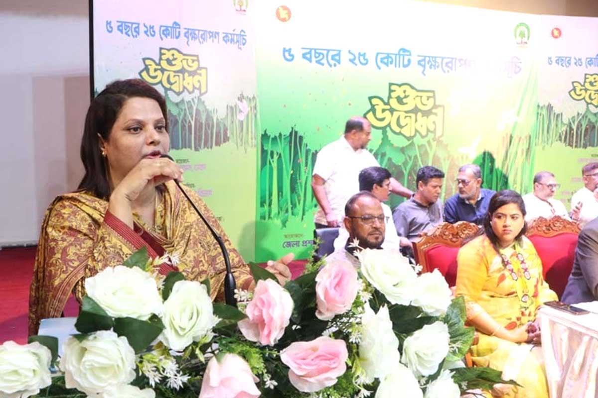 বাসযোগ্য ঢাকা গড়তে বৃক্ষরোপণকে সামাজিক আন্দোলনে রূপ দেওয়ার আহ্বান