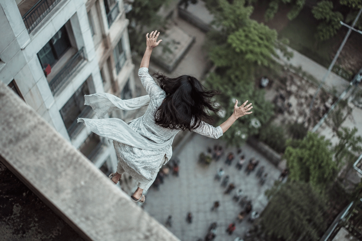 রাজধানীতে ভবন থেকে পড়ে দুই নারীর মৃত্যু