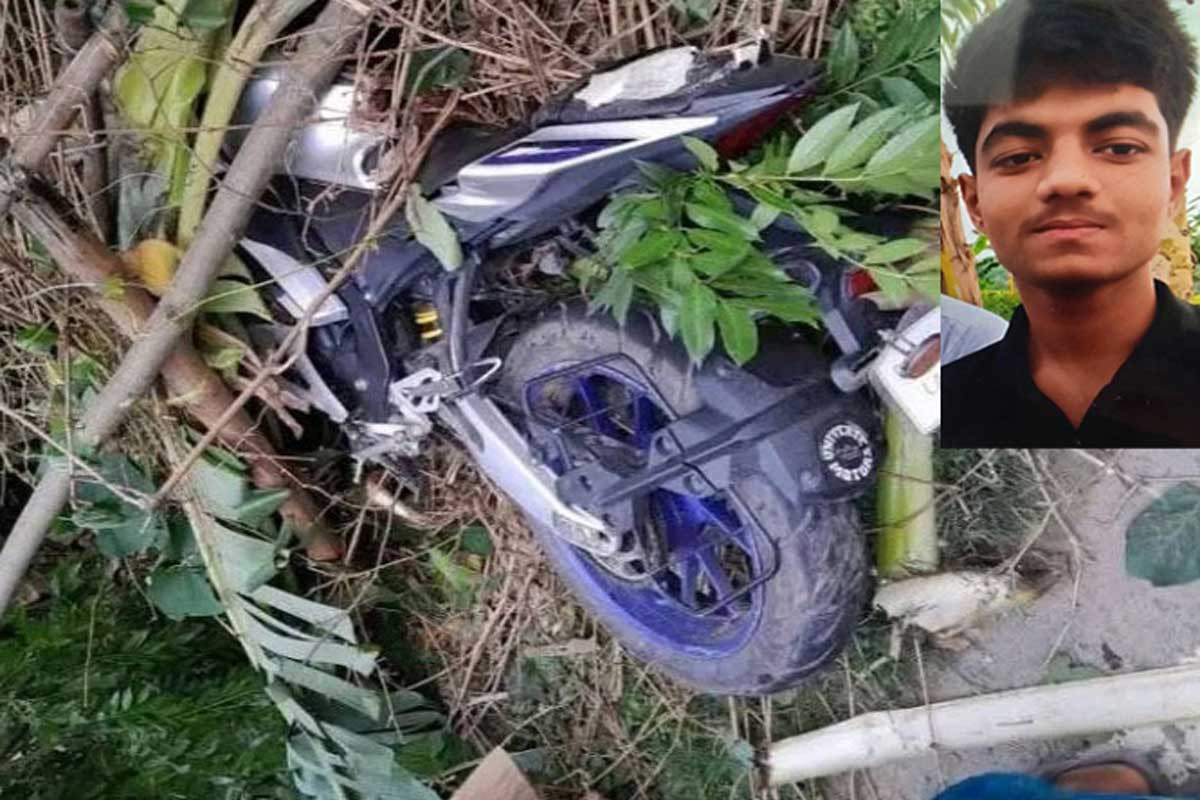 যশোরে মোটরসাইকেল দুর্ঘটনায় স্কুলছাত্র নিহত