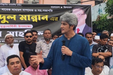রাজনৈতিকভাবে দেশকে সামনে এগিয়ে নিতে হবে : জোনায়েদ সাকী