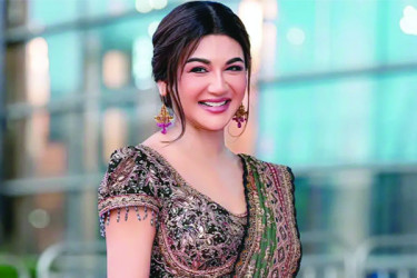 ওপারে জয়ার ‘আজও অর্ধাঙ্গিনী’