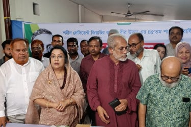 মানিকগঞ্জে বইমেলা ও আলোচনা সভা অনুষ্ঠিত