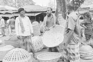 ভালো নেই বাঁশ বেতশিল্পের কারিগররা