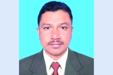 দুঃসময়ের কর্মী সুসময়ে খুন