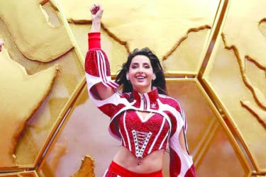 জনপ্রিয়তায় নোরার ‘সির সির’