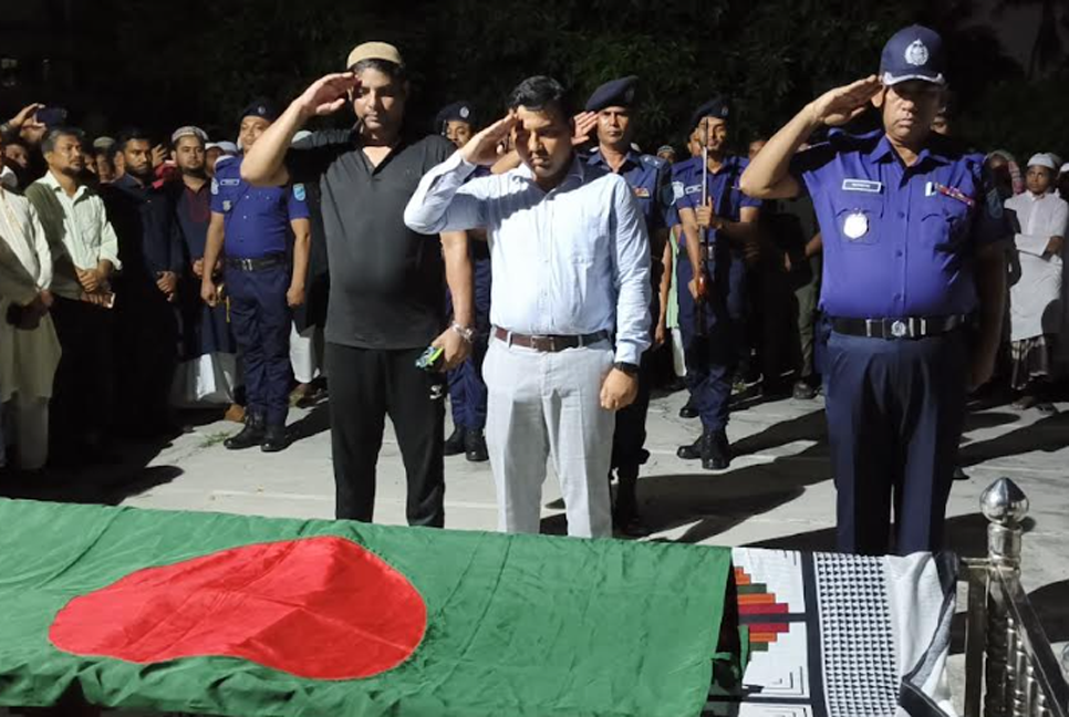 রাষ্ট্রীয় মর্যাদায় বীর মুক্তিযোদ্ধা আমির হোসেনের দাফন সম্পন্ন