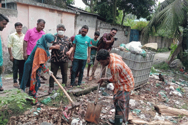 মোংলায় ডেঙ্গু-চিকুনগুনিয়ার প্রজননস্থান ধ্বংসে পরিচ্ছন্নতা অভিযান
