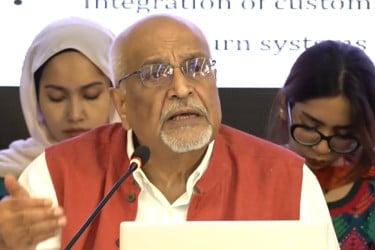 প্রস্তাবিত বাজেটে মধ্যবিত্তের ওপর চাপ সহসাই কমবে না : দেবপ্রিয় ভট্টাচার্য