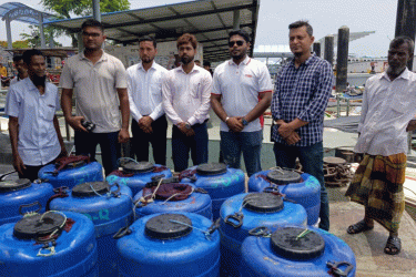 পাচারের সময় জব্দ চিংড়ি রেনু কীর্তনখোলায় অবমুক্ত