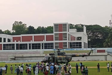 হঠাৎ অসুস্থ মাগুরার ডিসি, হেলিকপ্টারে পাঠানো হলো ঢাকায়