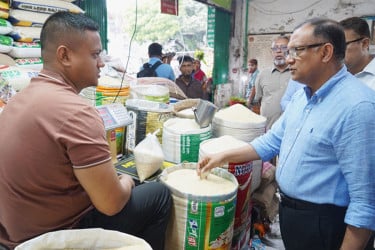 বাজার ব্যবস্থাপনায় স্বচ্ছতায় মূল্য তালিকা টানানোর নির্দেশ পাট প্রতিমন্ত্রীর