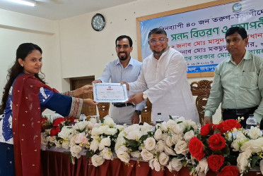 জয়পুরহাটে ড্রাইভিং প্রশিক্ষণের সনদ বিতরণ