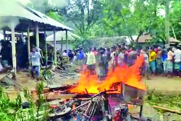 শিশুর লাশ উদ্ধার ঘিরে রণক্ষেত্র ফলিমারী
