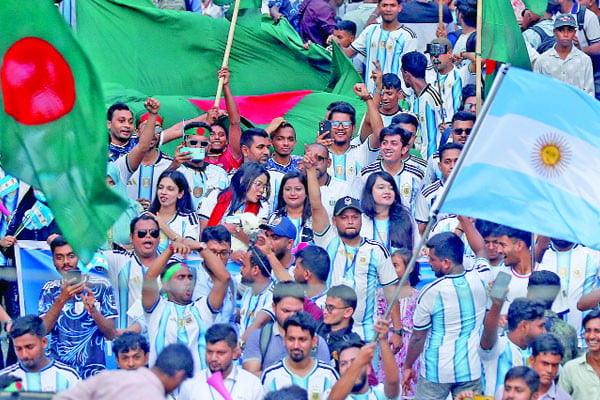 বিশ্বকাপ ঘিরে দেশজুড়ে সমর্থকদের উন্মাদনা