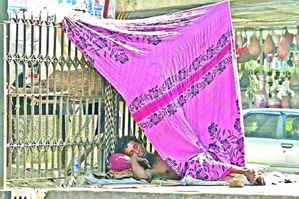 ফ্লাইওভারের নিচে অবৈধ দখল