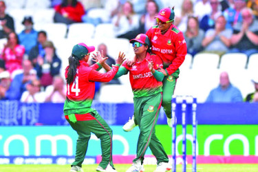 ৯ উইকেটে হারলেন নিগাররা