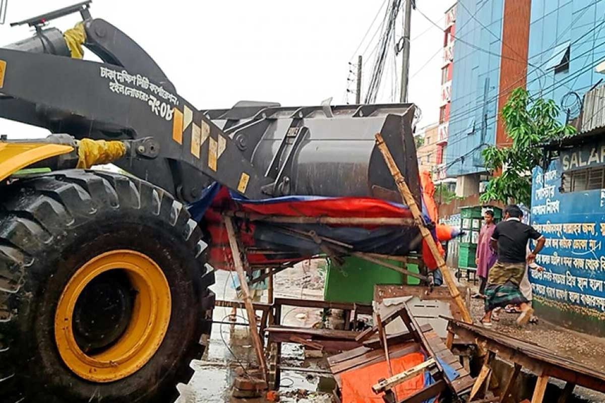 যাত্রাবাড়ীতে অবৈধ দখল উচ্ছেদে ডিএসসিসির অভিযান