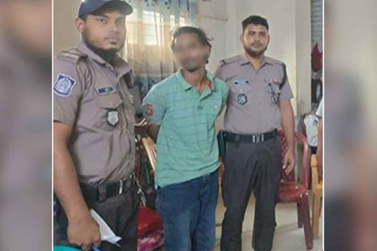 পালানোর সময় ফোন ছিনতাইকারীকে ধাওয়া করে ধরলেন ট্রাফিক সার্জেন্ট