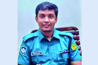পরীমণিকাণ্ডে বাধ্যতামূলক অবসরে এডিসি সাকলায়েন